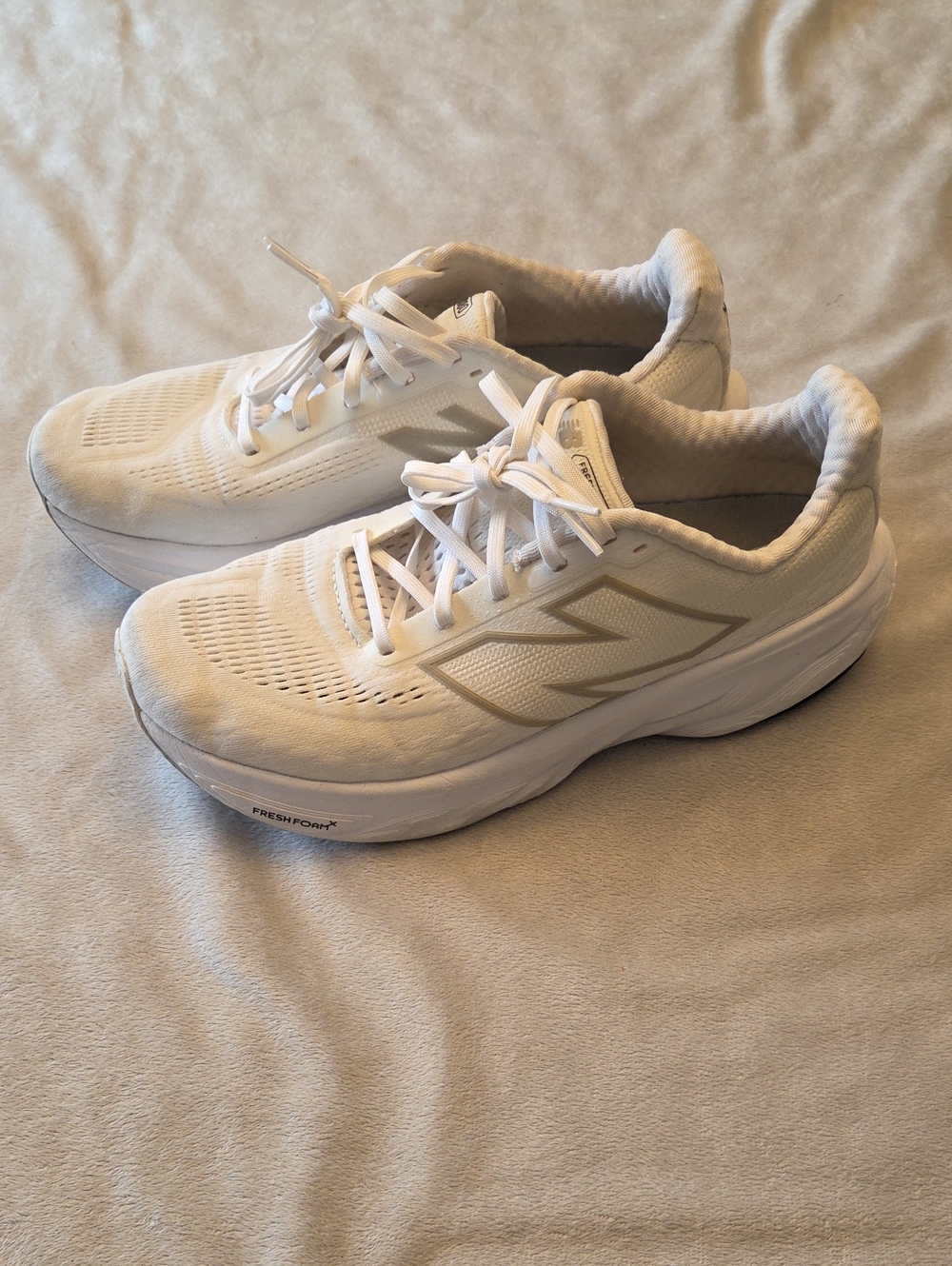 New Balance 1080, Women's Size 10, White